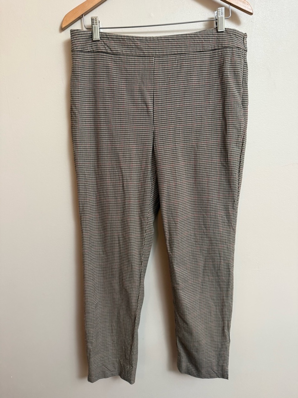Talbots Houndstooth Chatham Ankle Pants in Beige and Black